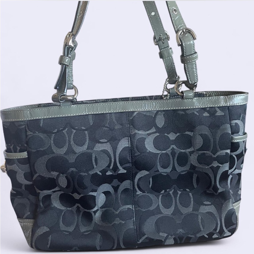 🖤 Coach Signature Tote 🖤 - Picture 2 of 6